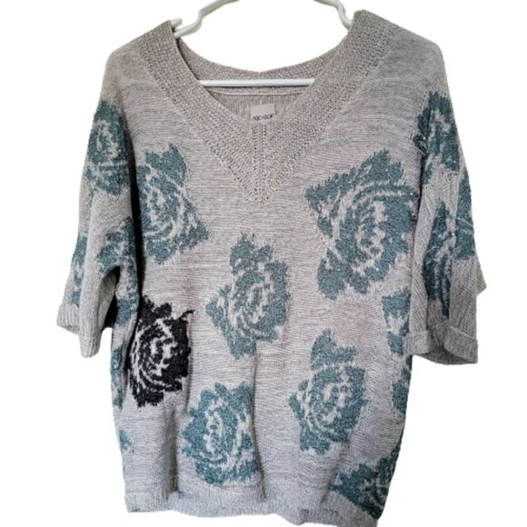 Nic+zoé  Nwot short  dolmam sleeve, Metallic thread an sequins on the flowers - Picture 1 of 5